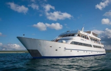 galapagos legend cruise ship