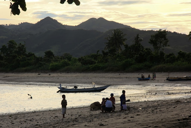 south-lombok-beach-belongas-bay