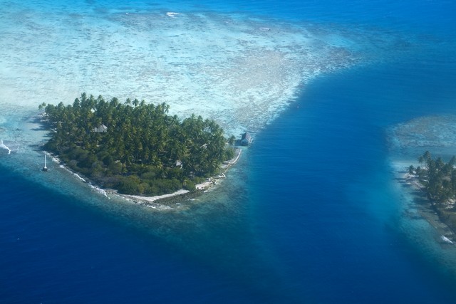 tuamotu rangiroa atoll