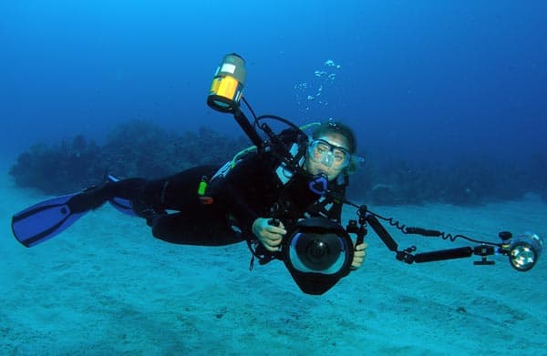 underwater photographer jobs description