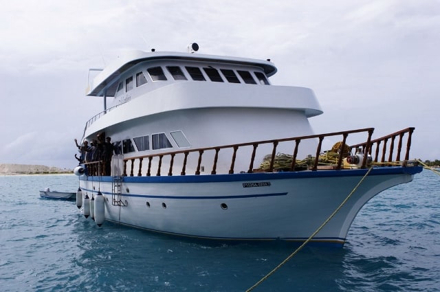 this is a luxury liveaboard in the maldives