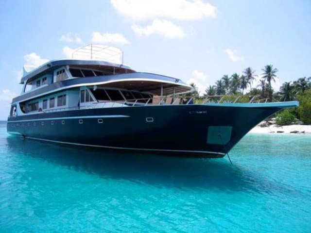 luxury liveaboard maldives