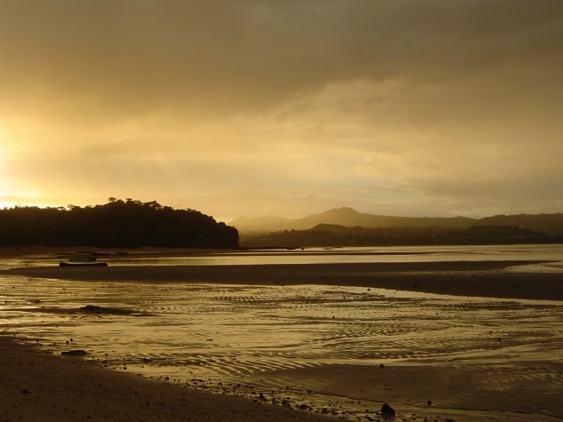 sakatia-lodge-beach