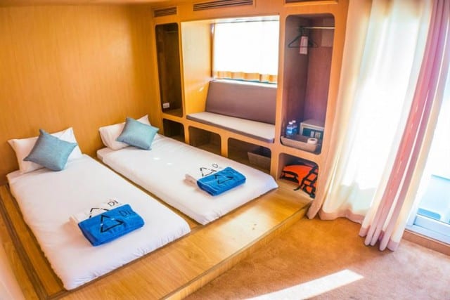 MV Diverace Class E Twin Cabin