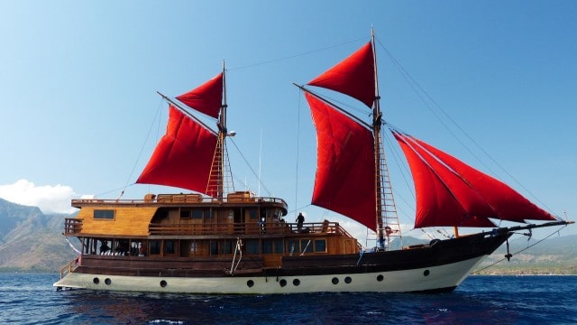 La Galigo Liveaboard Review – Raja Ampat, Indonesia Dive Boat Reviews