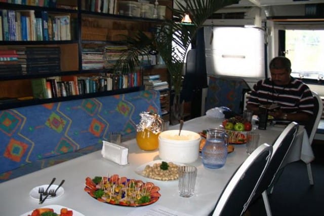 inula dining area liveaboard review