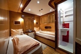 dominator seawolf liveaboard cabins 9m approximately