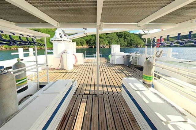 mv sea hunter dive deck liveaboard review