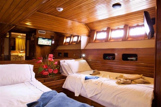 mv galapagos aggressor III deluxe stateroom liveaboard review