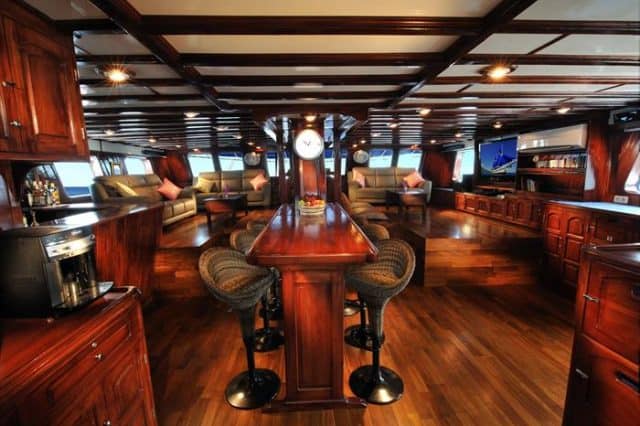 msy fiji siren salon dining liveaboard review