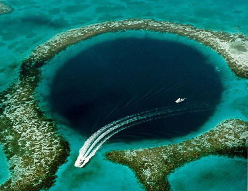 diving-blue-hole-belize