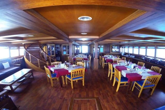 mv sachika restaurant liveaboard review