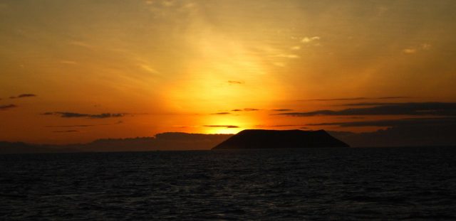 galapagos islands liveaboard sunset