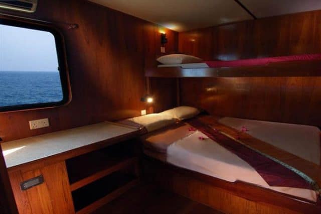 mv black manta twin cabin liveaboard review