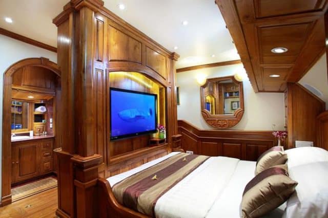 adelaar liveaboard indonesia cabin