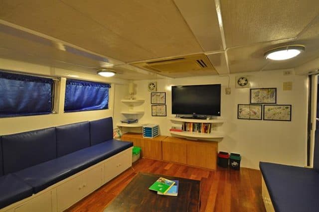 lounge manta queen 7 liveaboard thailand similan richelieu rock