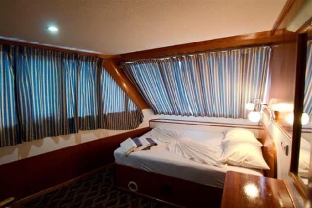 cabin ari queen liveaboard maldives diving