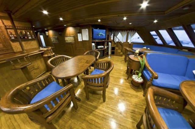 main salon moonima liveaboard diving maldives 