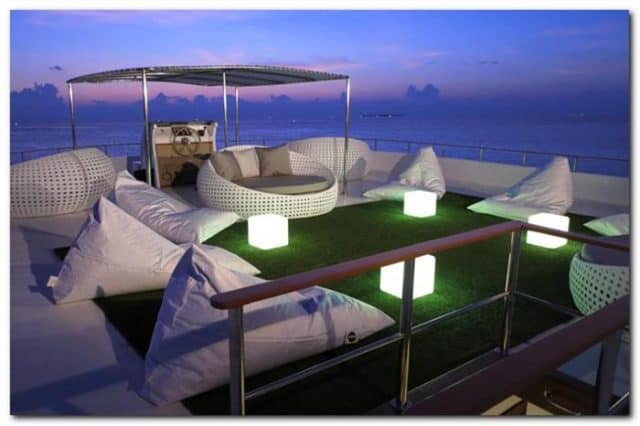 outdoor lounge ocean divine liveaboard diving maldives 