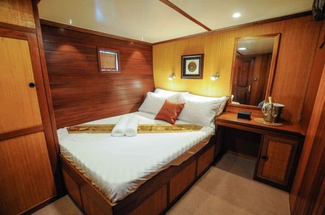 cabin double raja laut charter liveaboard indonesia thailand andaman sea