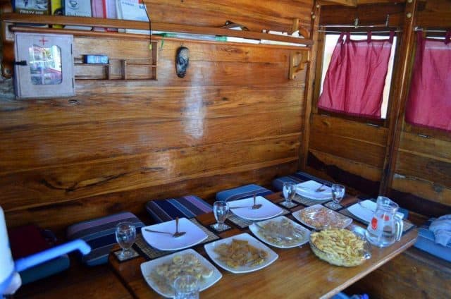 ari jaya charter budget liveaboard diving komodo indonesia