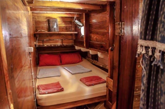 cabin pratiwi liveaboard charter diving cruise komodo indonesia