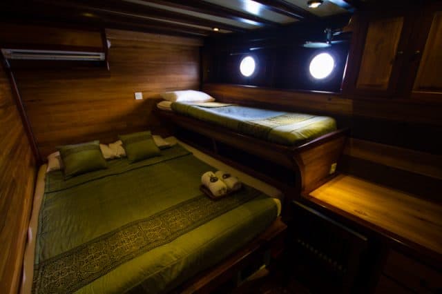 cabin wellenreng liveaboard scuba diving indonesia