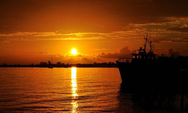 scuba diving destination islands honduras