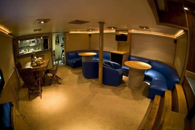 lounge bahamas master liveaboard diving cruise