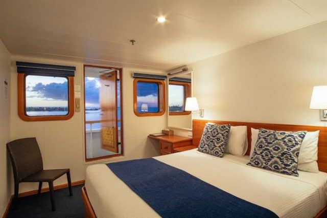 reef endeavour small cruise ship diving liveaboard fiji islands