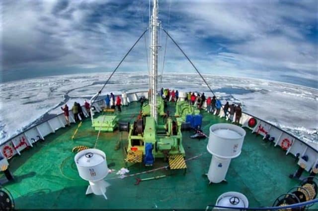 ortelius adventure diving cruise antarctica liveaboard