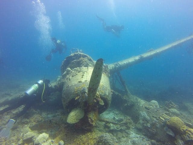 drift diving wreck site