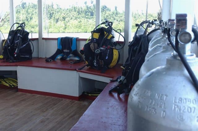 gaya baru indonesia liveaboard diving